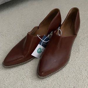 9.5 brown bootie with memory foam